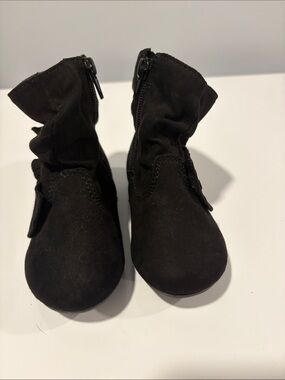 Cat & Jack Black Girls Ruffle Zip Ankle Boots